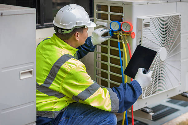 Professional Ac Installation technician working in Belmont, CA